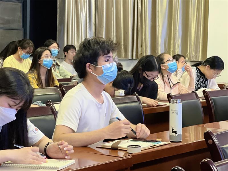 d6bb36b5421841488e95454290c0c16d.jpg 专心听讲800文献检索与管理.jpg