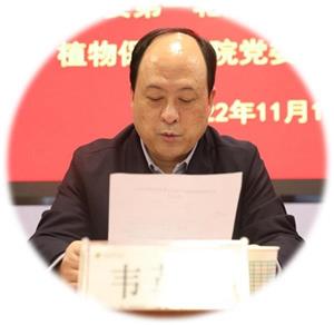1e63a40629394c638beb59e4bad2e2dc.jpg 副校长韦革宏同志讲话300.jpg