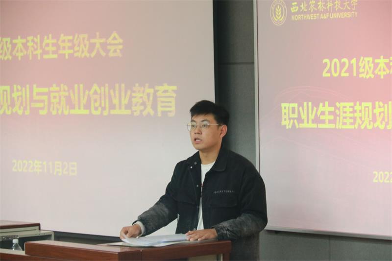 4c0b17859b4343beb387491946fa344c.jpg 李思哲800-.jpg