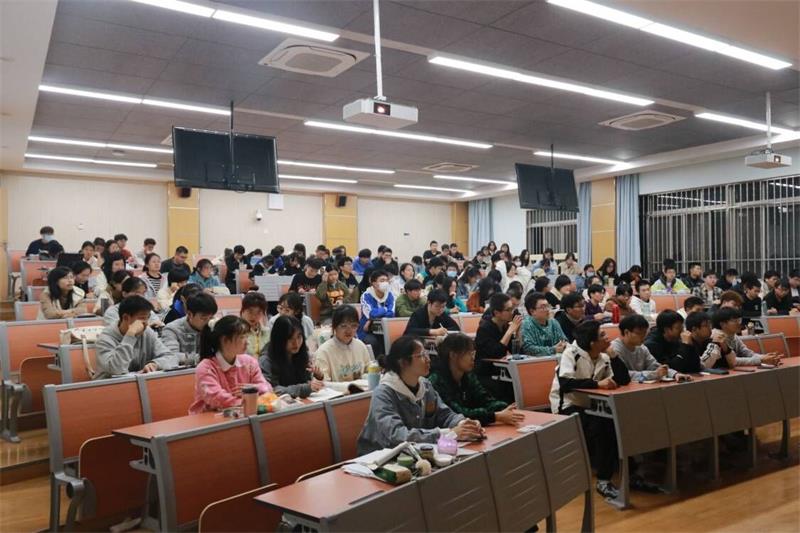 f6dea27230de4dccb39020ed3f382888.jpg 职业生涯规划与就业创业教育800.jpg